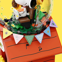Vue 4 - Pantasy - Red House / Snoopy