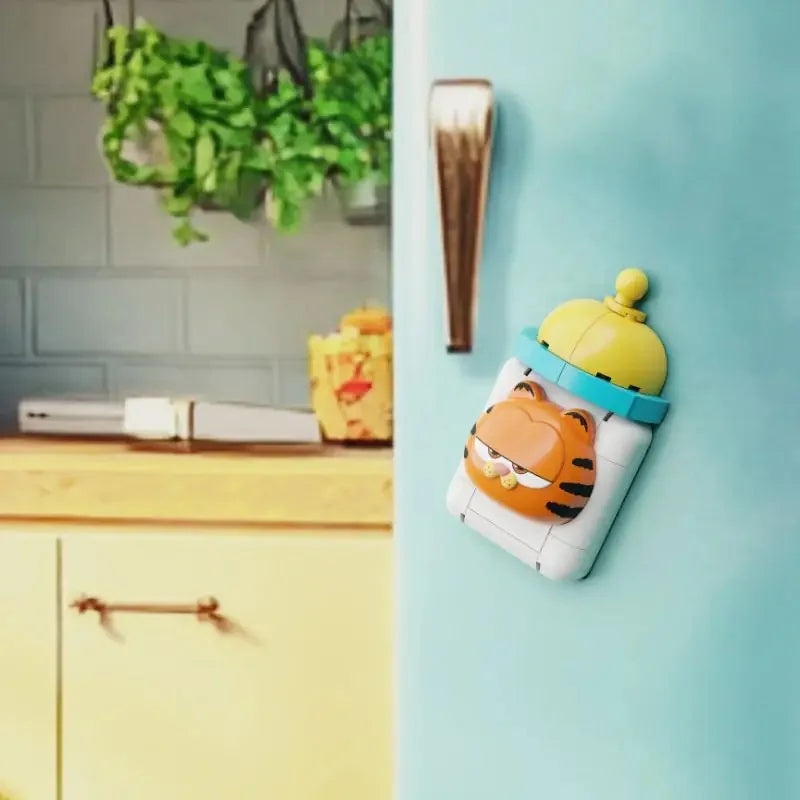 Pantasy - Baby Bottle Fridge Magnet / Garfield